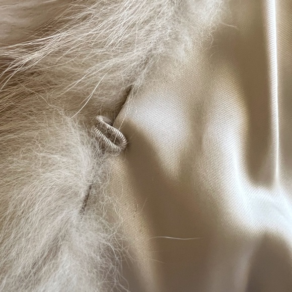Luxurious Cream Fur jacket - Picture 6 of 11